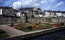 DanielChay_perso.wanadoo.fr_dc.images(Itis)_Vannes-gen.jpg (5289 octets)